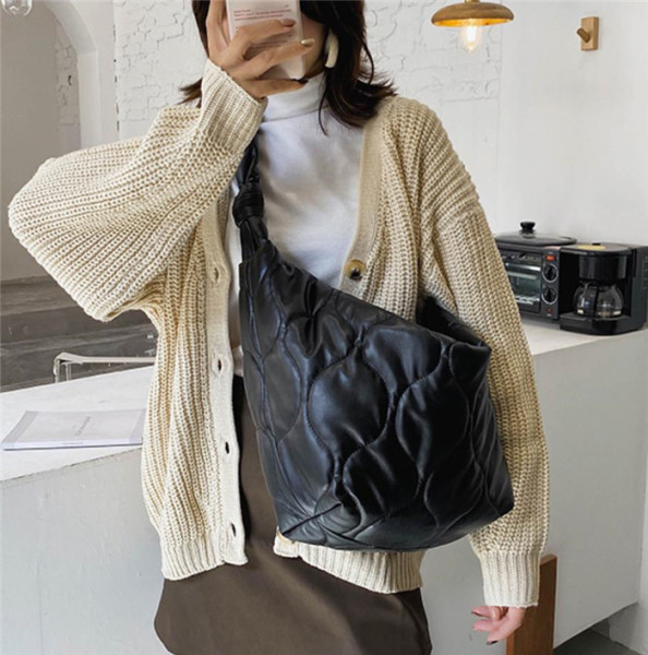 Μεγάλη τσάντα από οικολογικό δέρμα