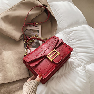 Naiste igapäevakott pika keti ja metallist lukuga