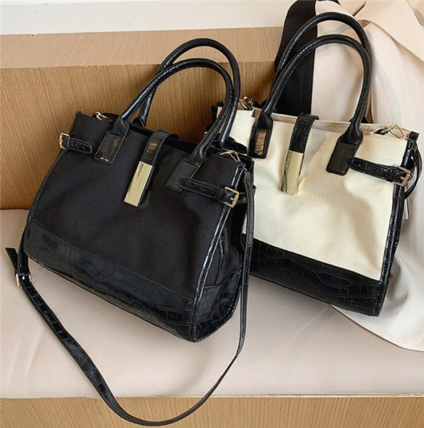 Nagyméretű textiltáska eco-bőr elemekkel