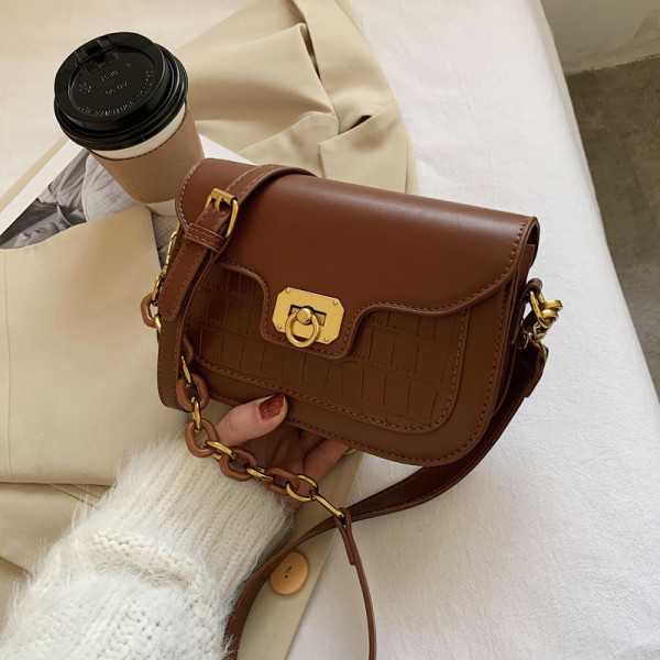 Vabaaja nahast õlakott metallist lukuga