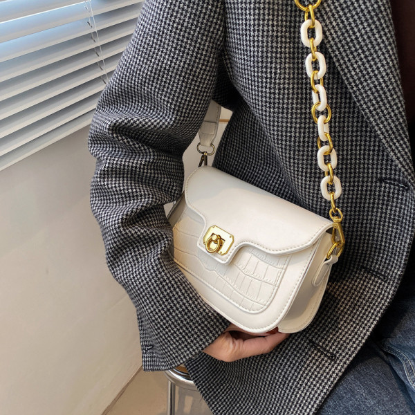 Vabaaja nahast õlakott metallist lukuga