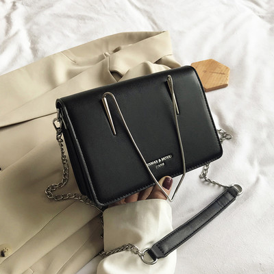 Κομψή γυναικεία έκο δερμάτινη τσάντα με δύο μεταλλικές λαβές