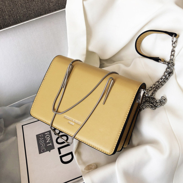 Κομψή γυναικεία έκο δερμάτινη τσάντα με δύο μεταλλικές λαβές