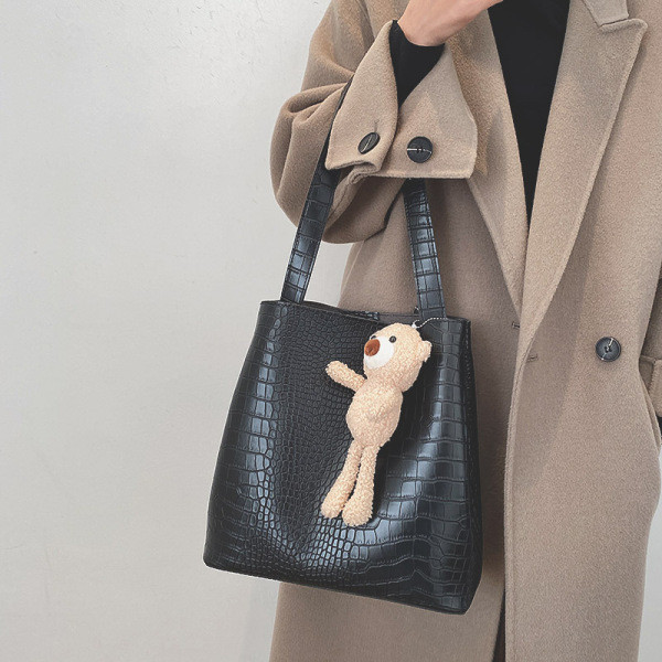 Geanta de mana din piele cu element 3D si doua manere