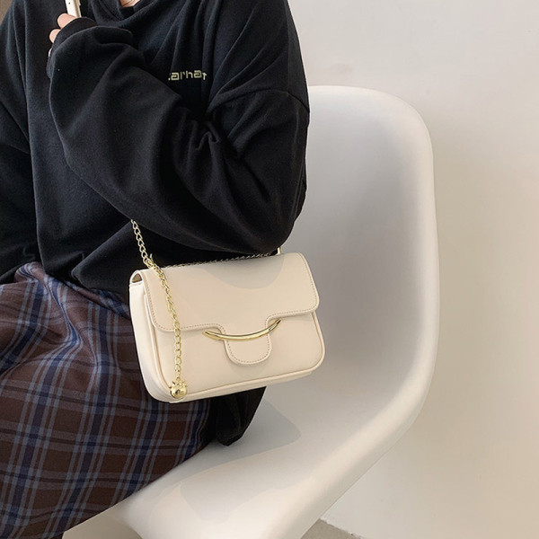 Vabaaja naiste nahast kott metallist elemendiga