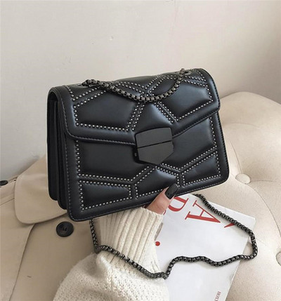 Moodne nahast kott metallist keti ja pandlaga