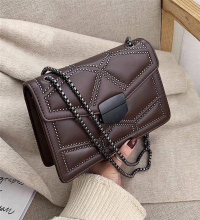 Moodne nahast kott metallist keti ja pandlaga