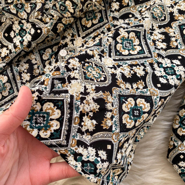 Új modell női ing magas gallérral és gombokkal