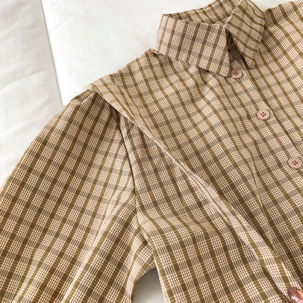 Ženska karirana košulja s klasičnim ovratnikom i dugim rukavima