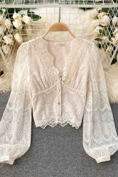 Ležerna ženska košulja od čipke sa špic izrezom i gumbima