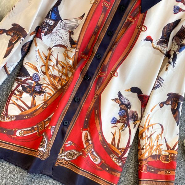 Naiste värvilise mustriga pikkade varrukatega särk