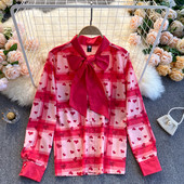 Modern női ing szívecskékkel és szalaggal a gallérján