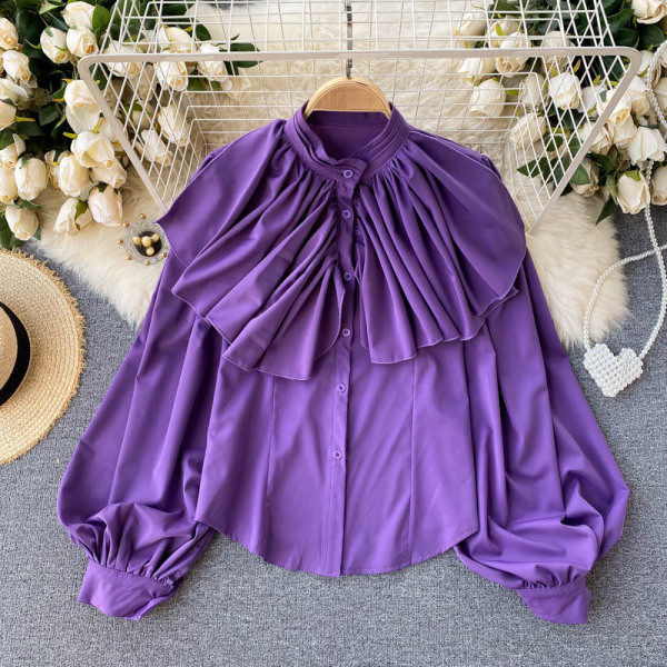 Стилна дамска риза с къдри и ниска яка