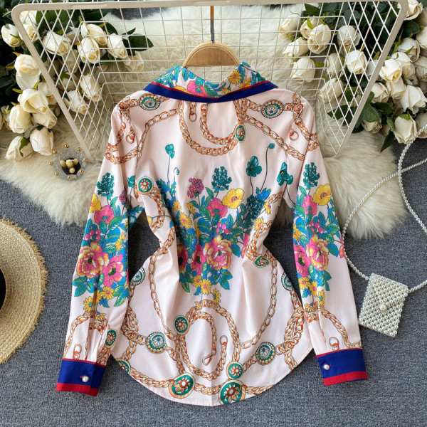 Többszínű női ing virágmintával és klasszikus gallérral