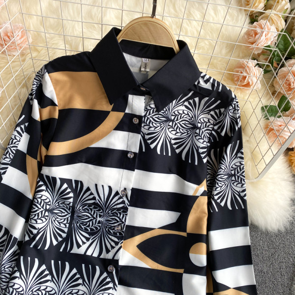 Színes női ing klasszikus gallérral