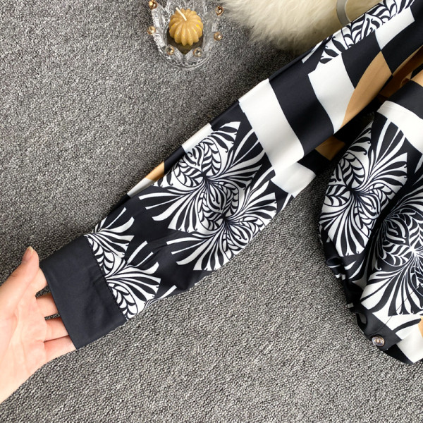 Színes női ing klasszikus gallérral