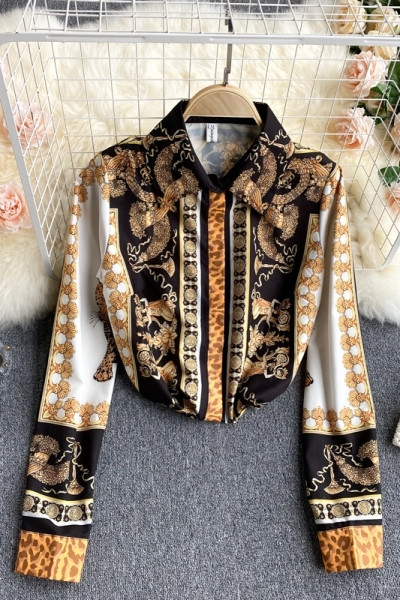 Klassikalise kraega vabaaja naiste särk