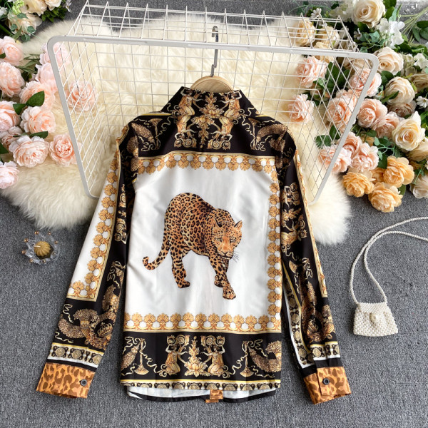 Klassikalise kraega vabaaja naiste särk