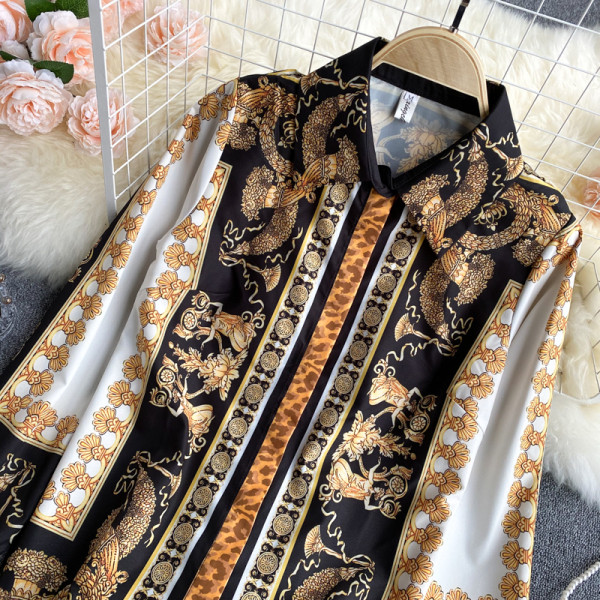 Klassikalise kraega vabaaja naiste särk