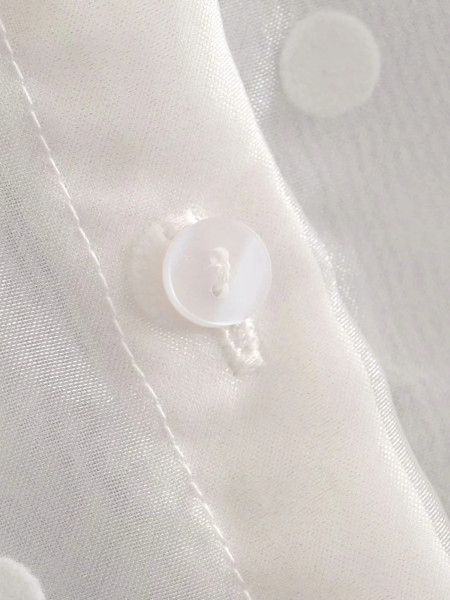 Átlátszó tüll ing gombokkal és hosszú ujjú