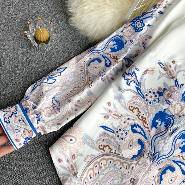 Modern női ing klasszikus gallérral és mintával