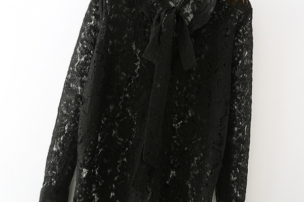 Pikk musta värvi pitssärk