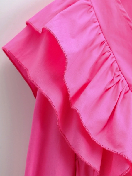 Ženska košulja sa špic izrezom i kovrčama