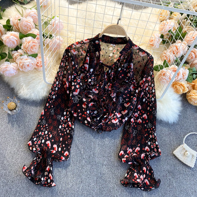 Modern női ing csipkegallérral