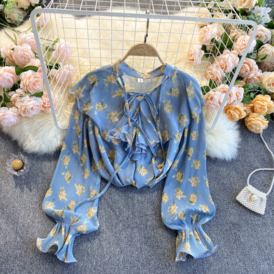 Modern női ing csipkegallérral