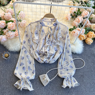 Modern női ing csipkegallérral