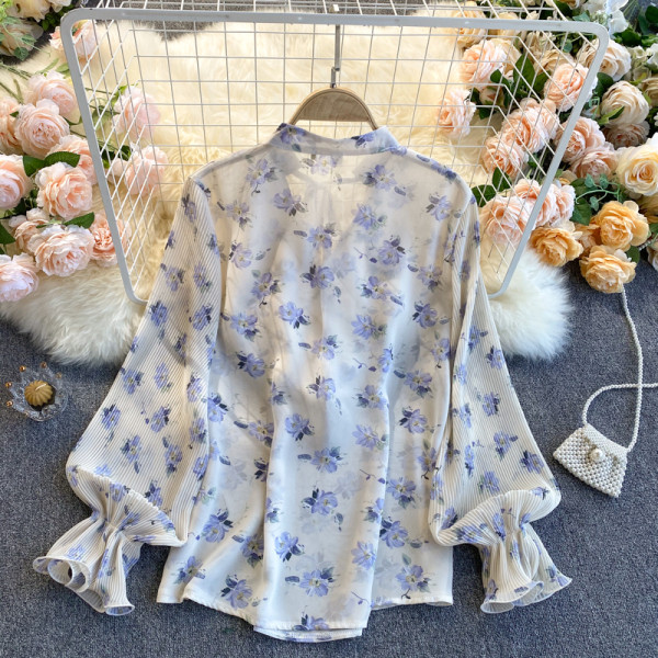 Modern női ing csipkegallérral