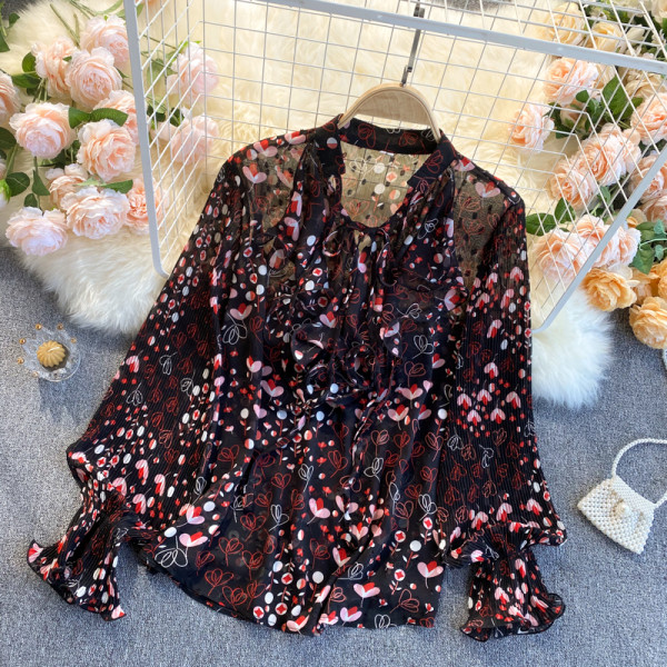 Modern női ing csipkegallérral