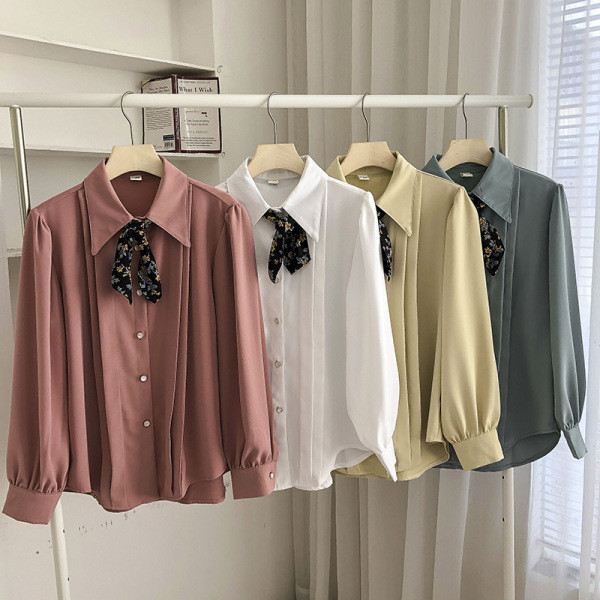 Moderna ženska jednobojna košulja na gumbe