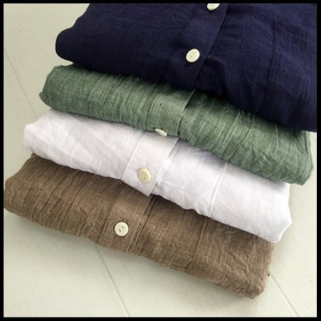 Plata modeļa sieviešu krekls ar V veida kakla izgriezumu