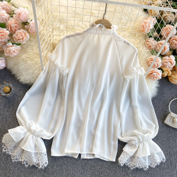 Модерна дамска риза с къдри и дантела