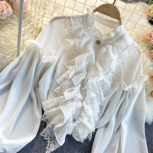 Модерна дамска риза с къдри и дантела