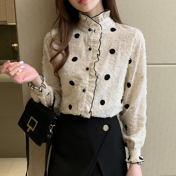 Modern női pöttyös ing pólógallérral és hosszú ujjal