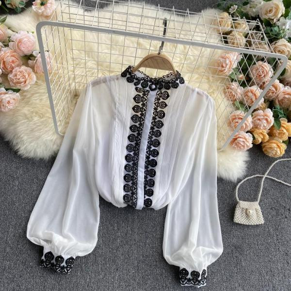 Retro modell női ing hímzéssel