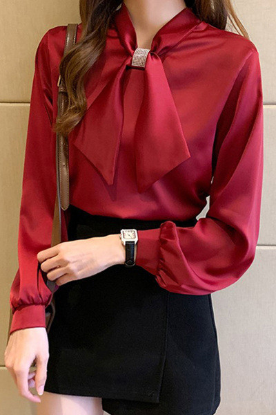 Camasa de dama model nou cu pietre si panglica