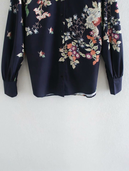 Naiste vabaajasärk, sinine lillemustriga