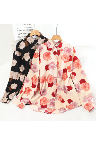 Színes női ing virágos motívumokkal és hosszú ujjal