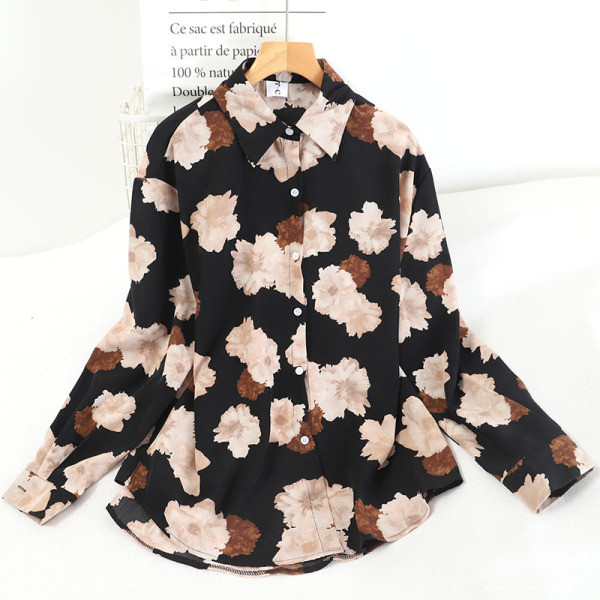 Színes női ing virágos motívumokkal és hosszú ujjal