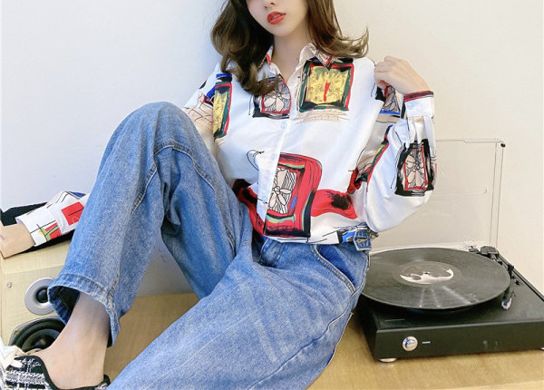 Uue mudeli klassikalise krae ja pikkade varrukatega naiste särk