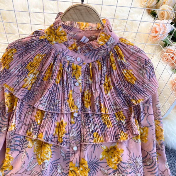 Moodne lillemustri ja nööpidega naiste särk