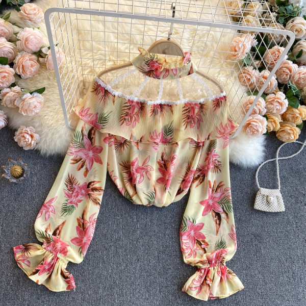 Moderna ženska košulja cvjetnog uzorka i niske kragne