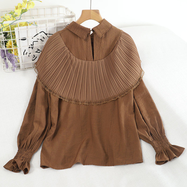 Moodne naiste šifoonist särk paelte ja klassikalise kraega