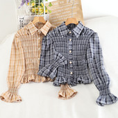 Karirana košulja s klasičnim ovratnikom i dugim rukavima