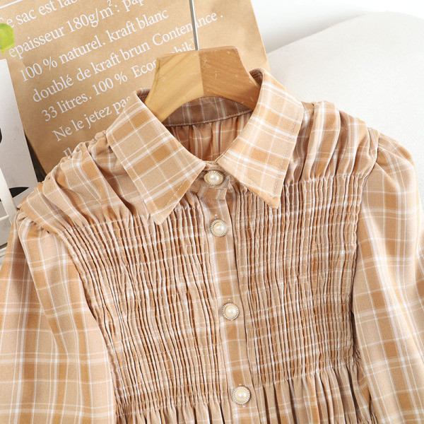 Karirana košulja s klasičnim ovratnikom i dugim rukavima