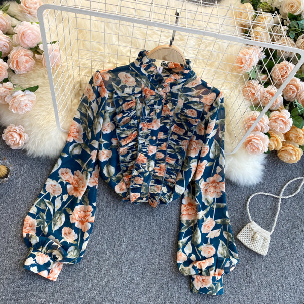 Modern női ing virágokkal és fürtökkel