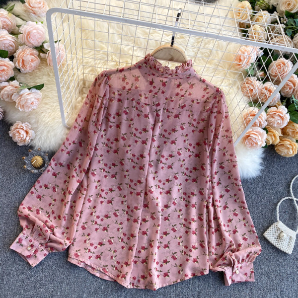 Modern női ing virágokkal és fürtökkel